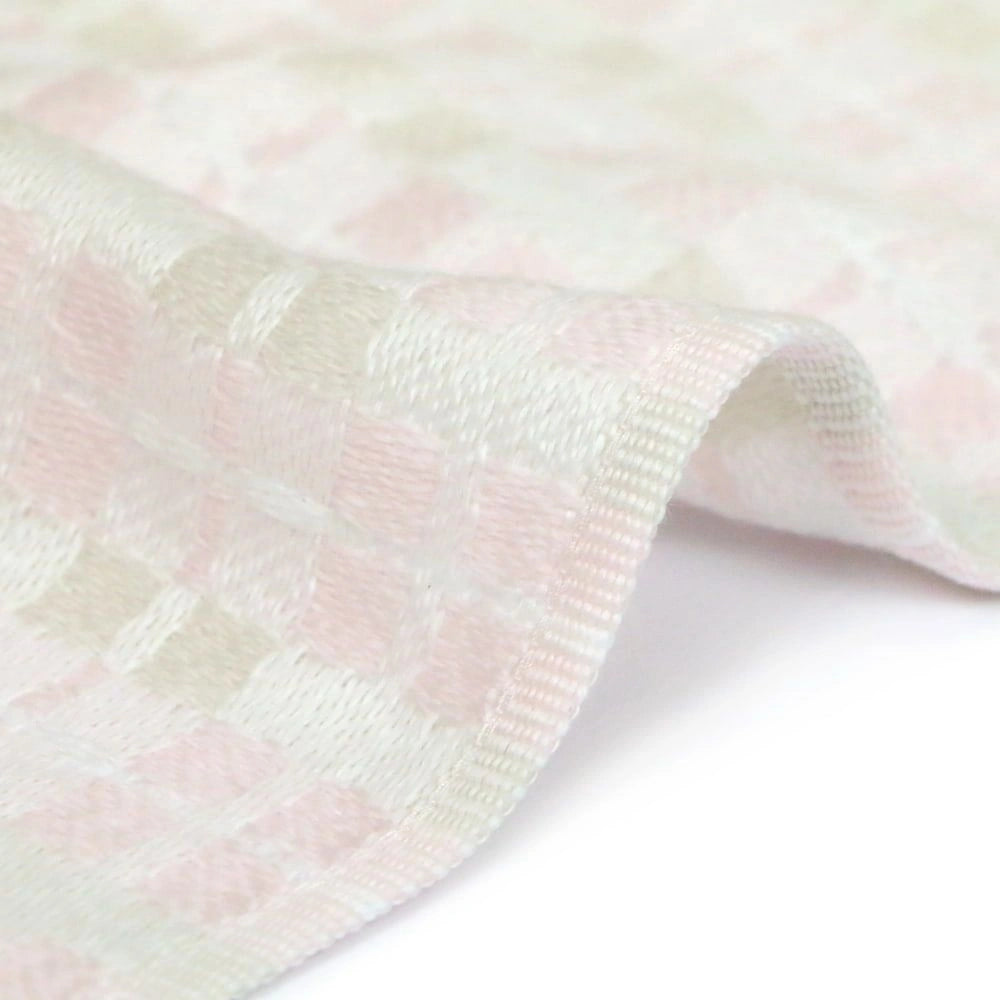 Close-up of a side of pink Imabari towel "enowa"