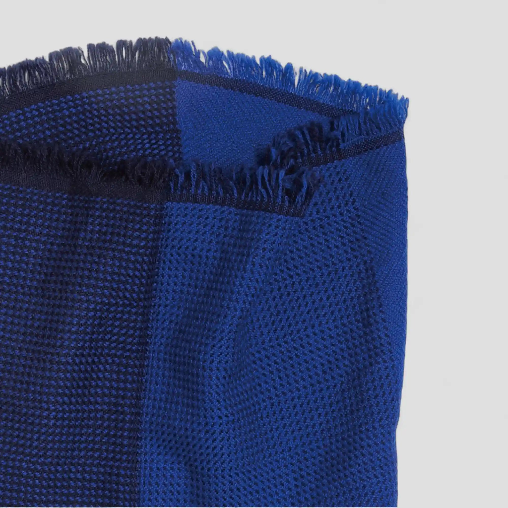 NECKABLE Wool Snood Cross Color