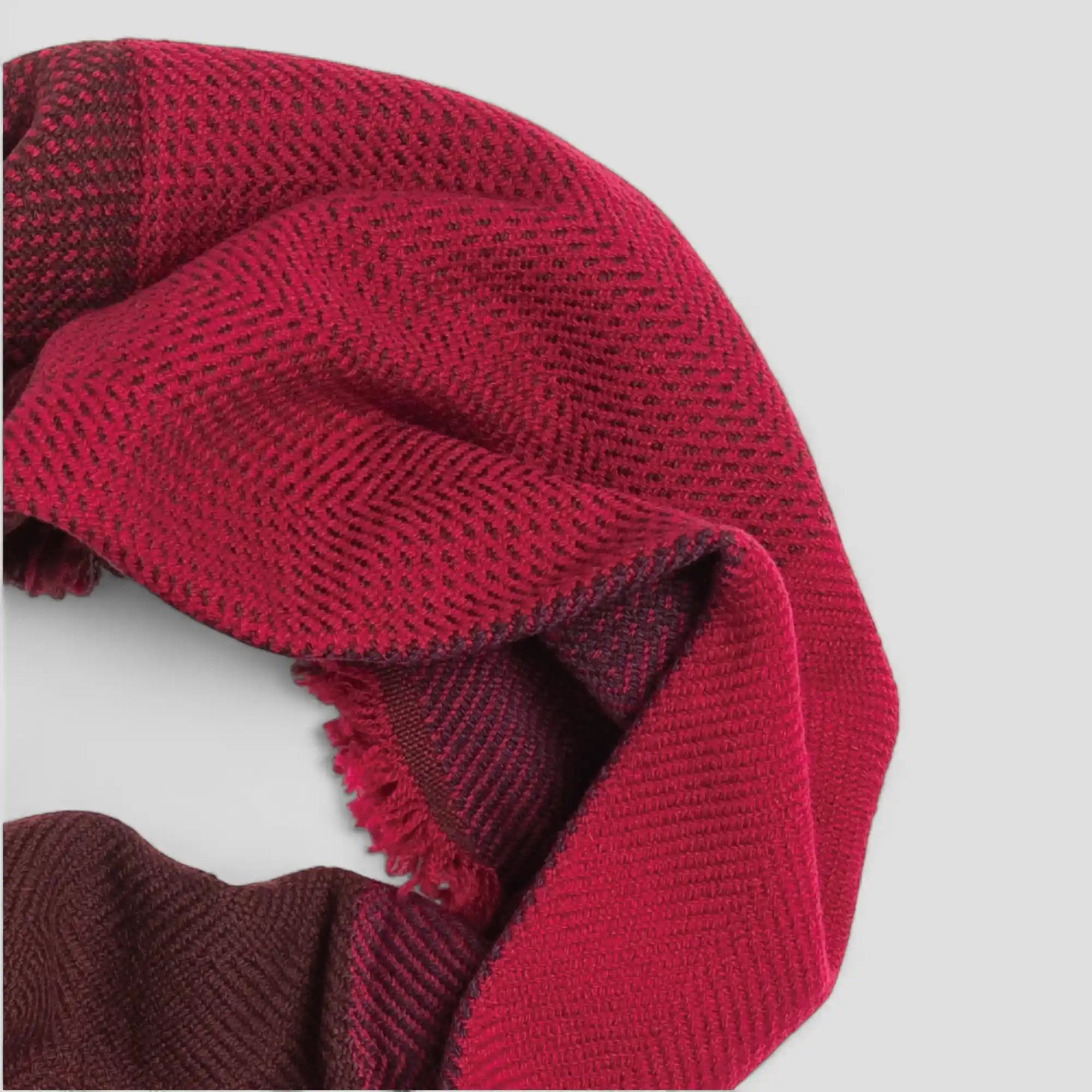 NECKABLE Wool Snood Cross Color