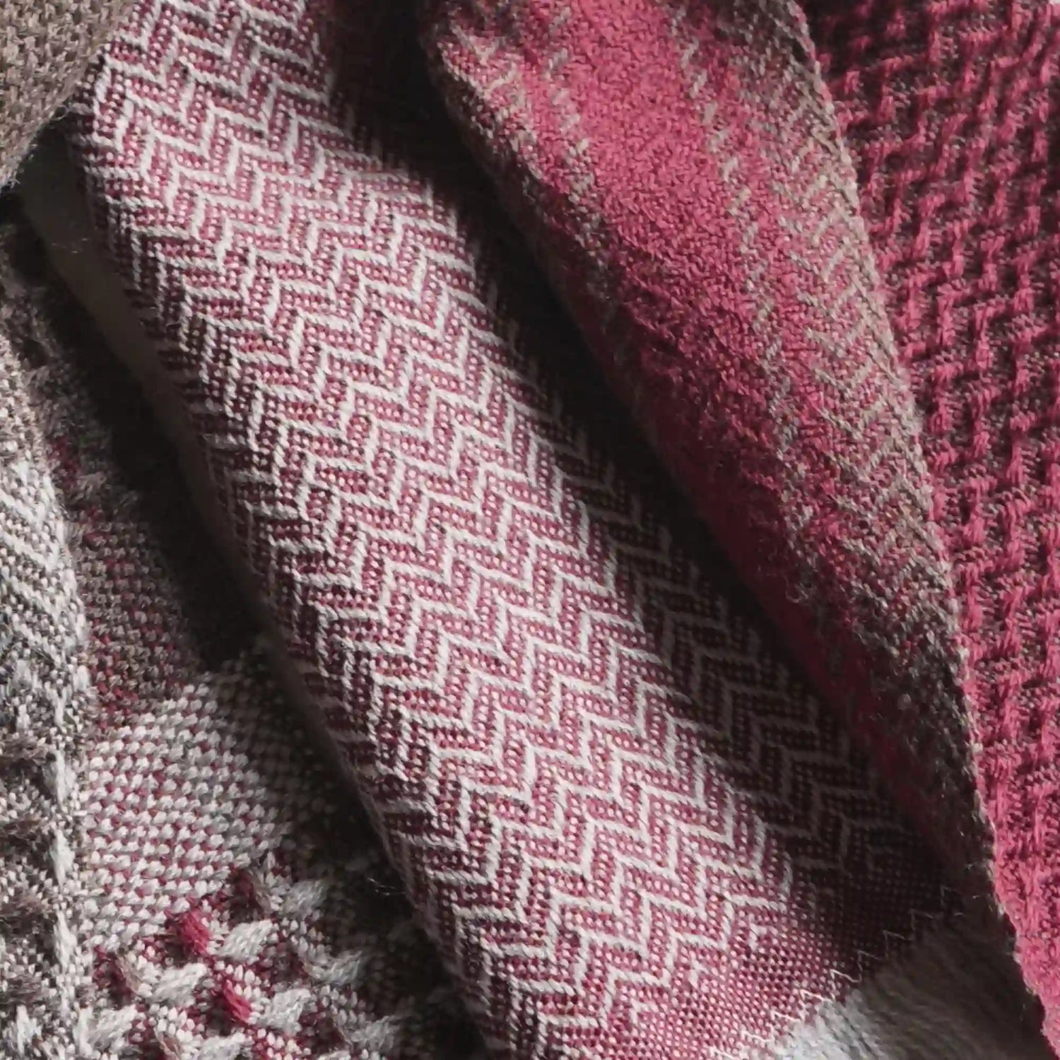 KAWARI Extra Fine Merino Wool Muffler Zero