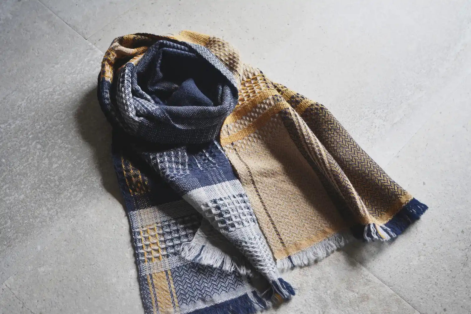 KAWARI Extra Fine Merino Wool Muffler Zero