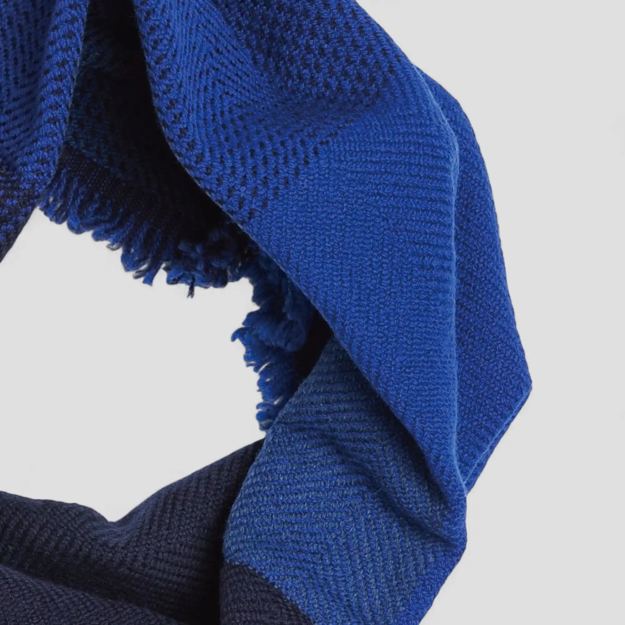 NECKABLE Wool Snood Cross Color