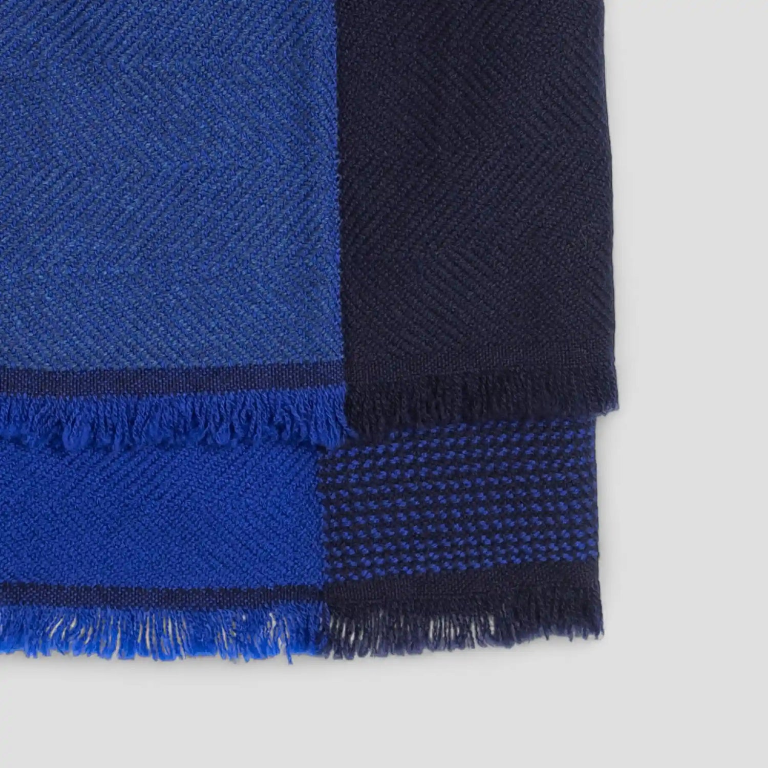 NECKABLE Wool Snood Cross Color