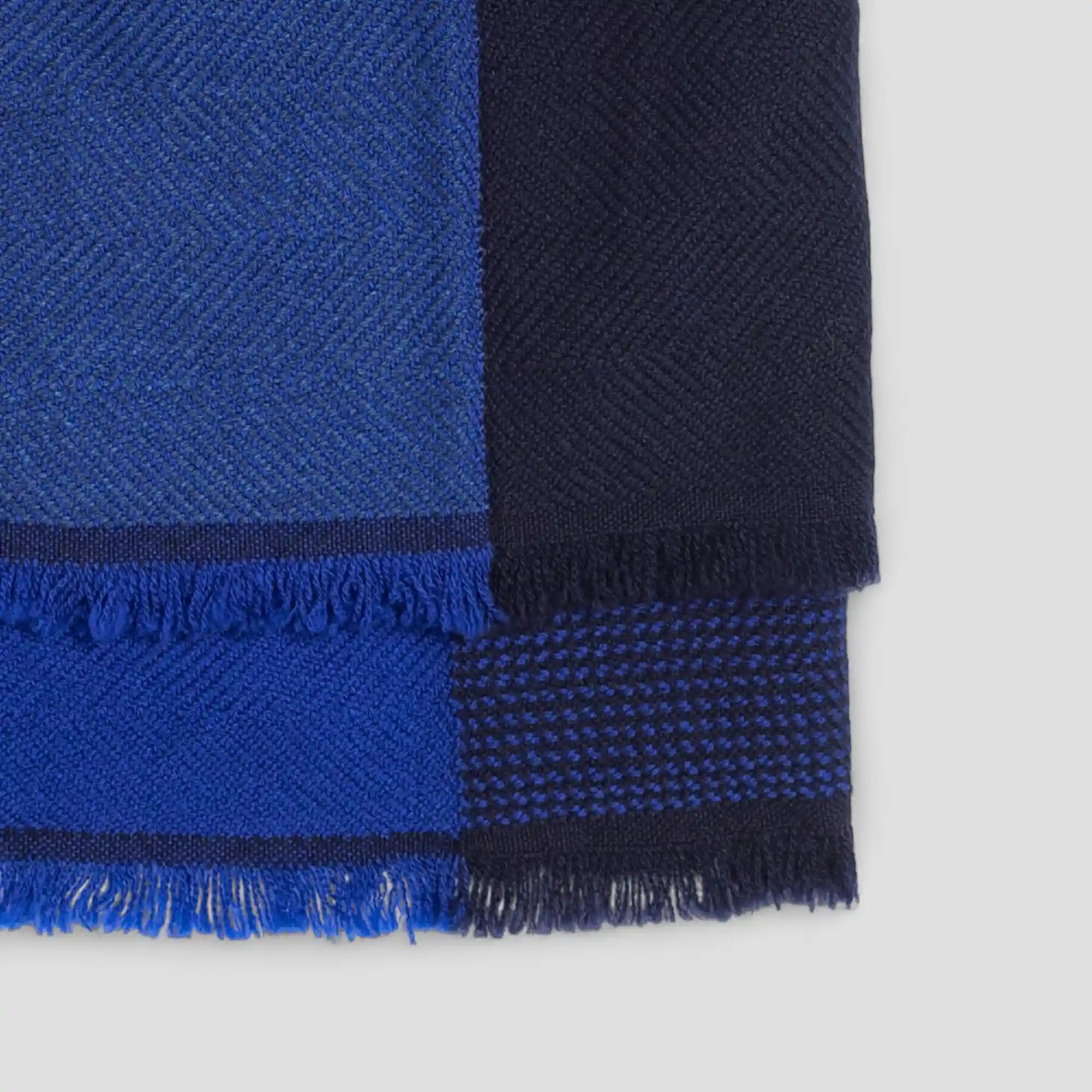 NECKABLE Wool Snood Cross Color