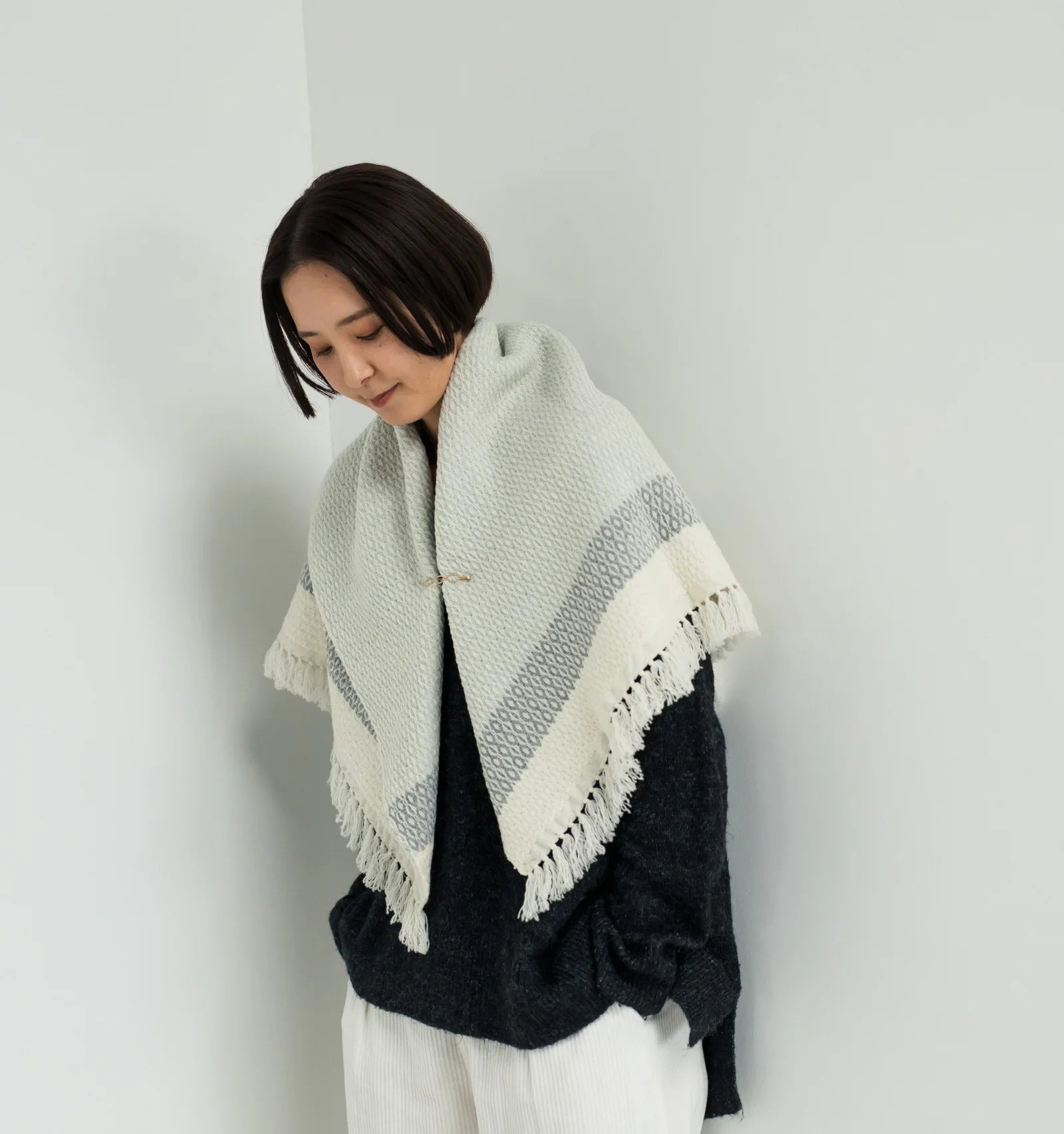 KAWARI Extra Fine Merino Wool Blanket Shawl