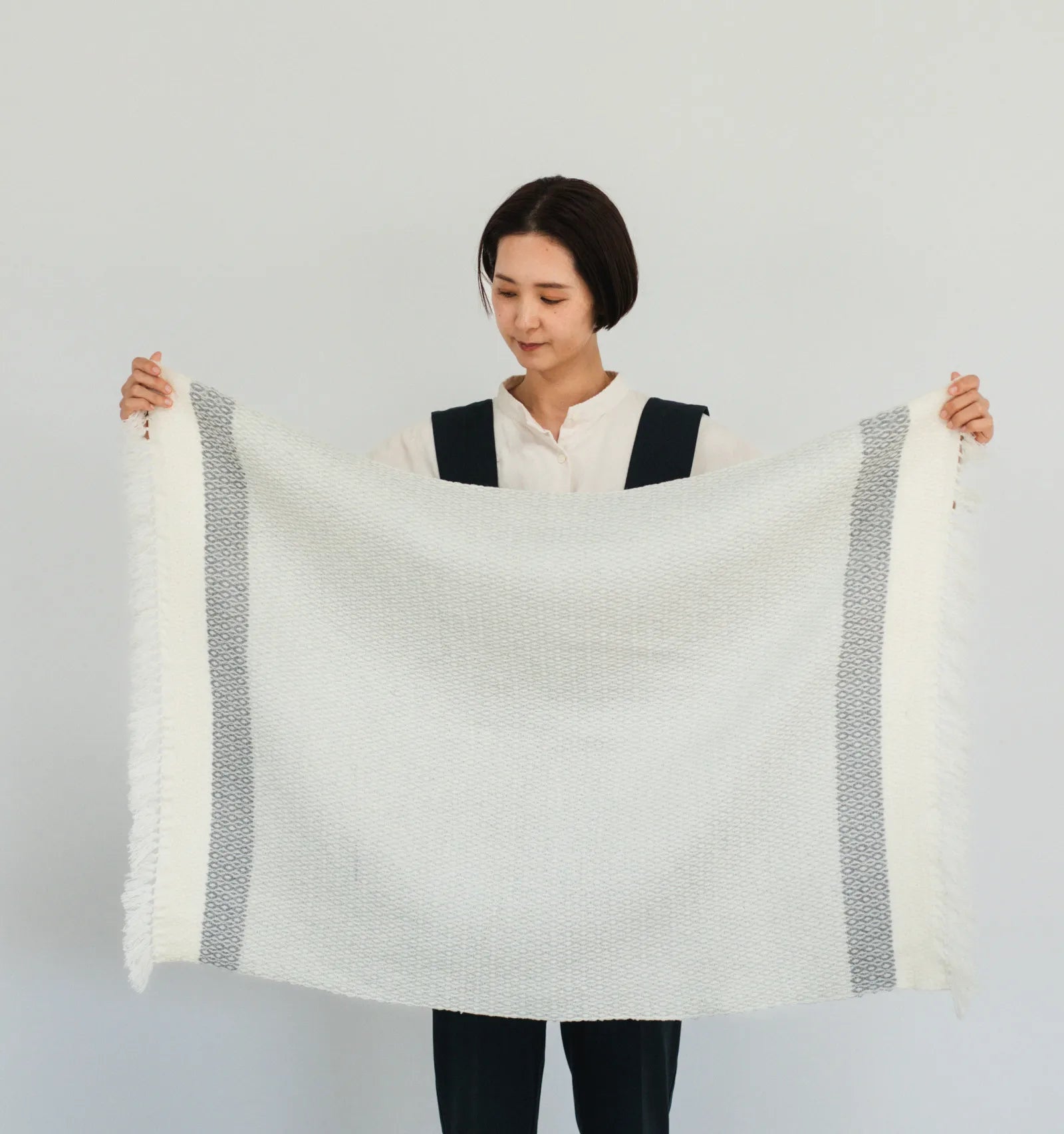 KAWARI Extra Fine Merino Wool Blanket Shawl