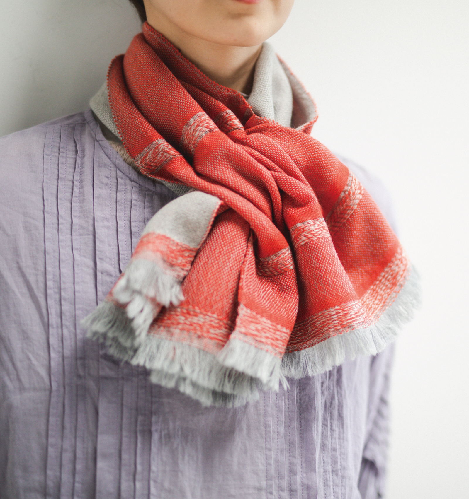 Wool short muffler-reversible- Red – IORI Online Shop